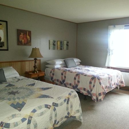 Chaffee Lodge Room photo