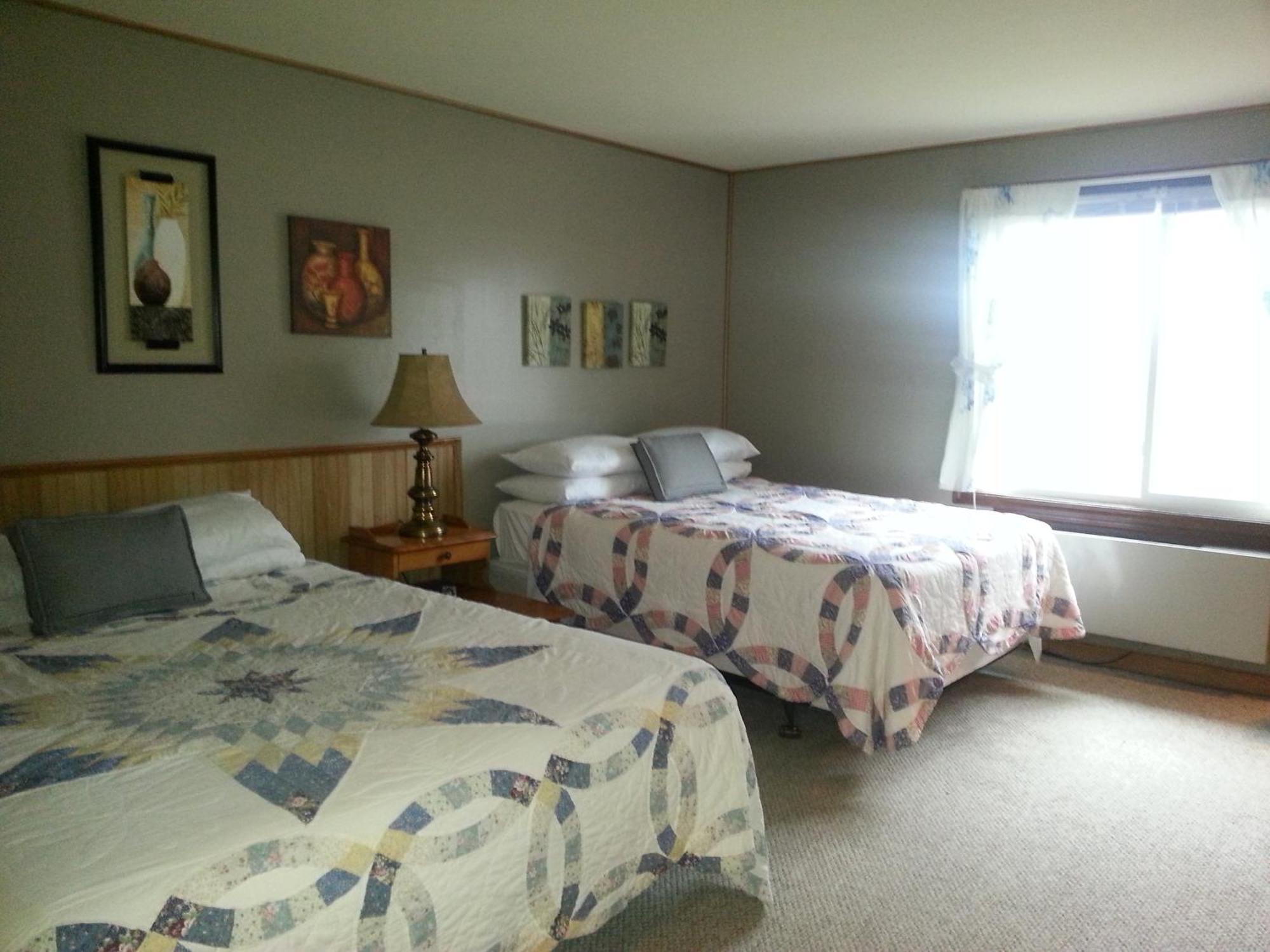 Chaffee Lodge Room photo