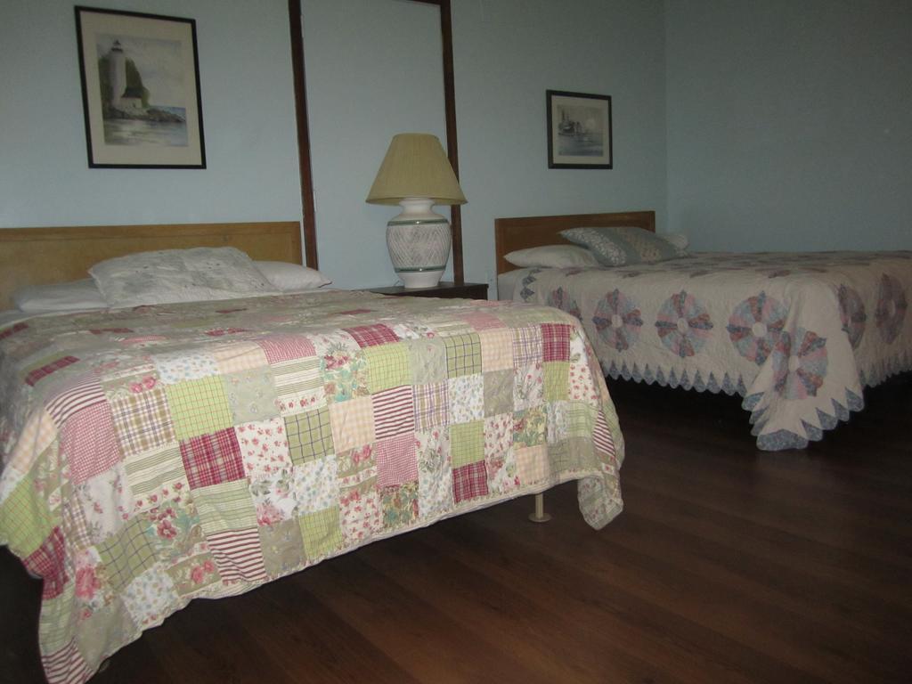 Chaffee Lodge Room photo